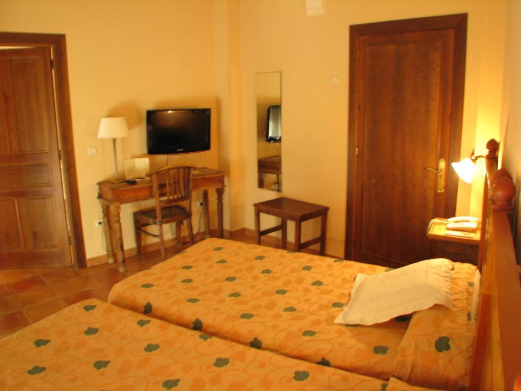 Hotel Don Carlos Caceres Room photo