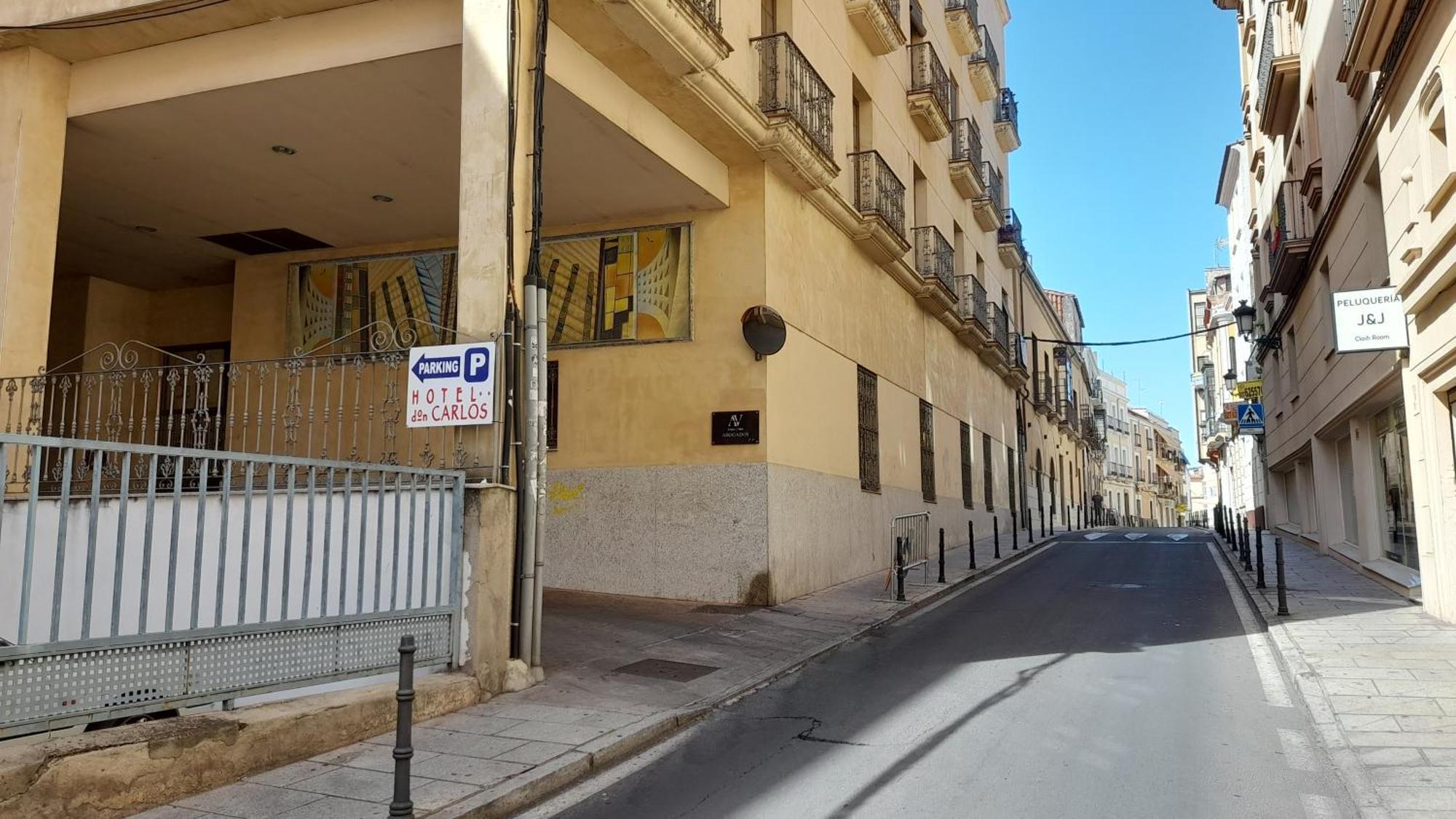 Hotel Don Carlos Caceres Exterior photo