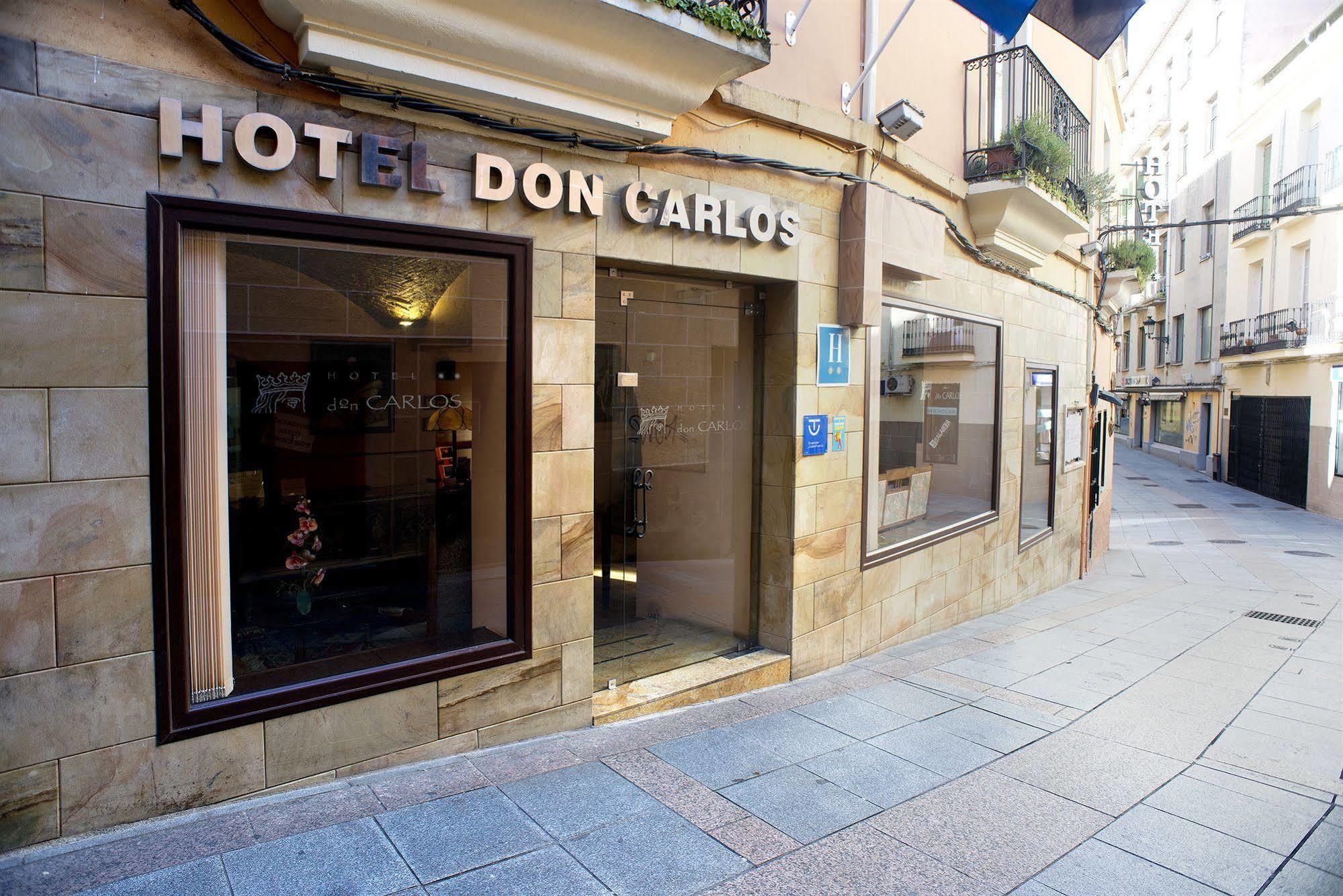 Hotel Don Carlos Caceres Exterior photo