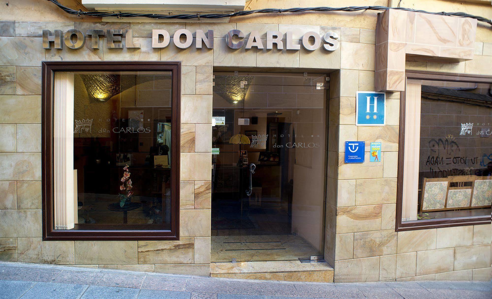 Hotel Don Carlos Caceres Exterior photo